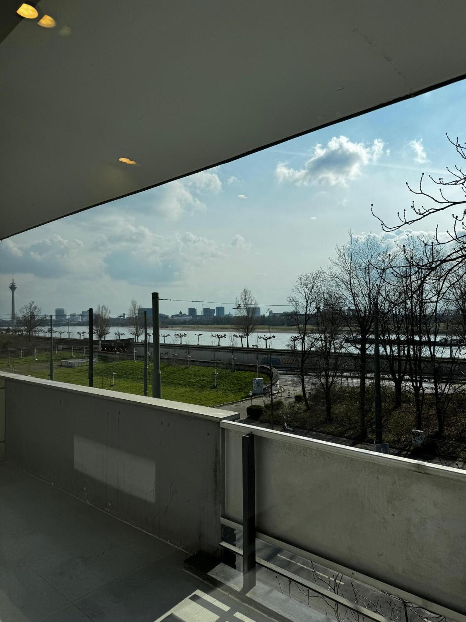 Rheinblick Oberkassel Düsseldorf